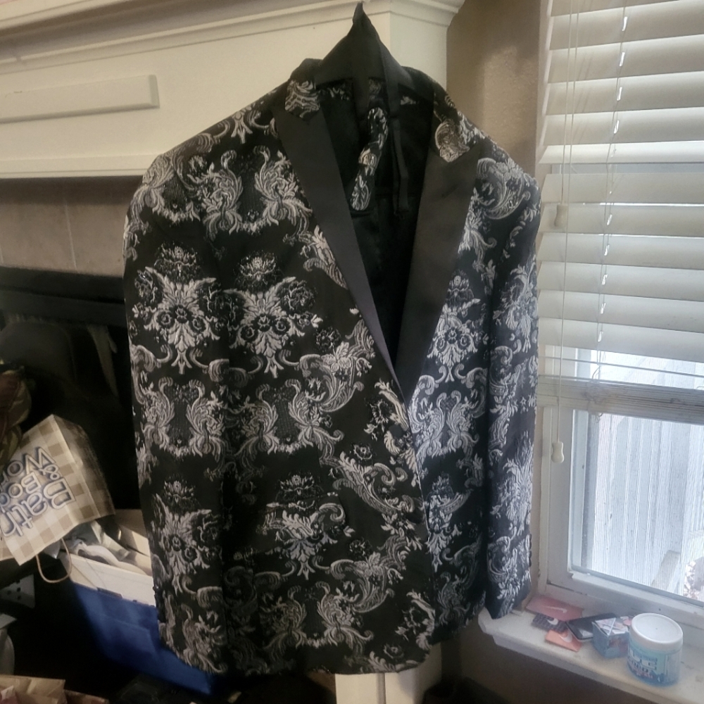 Elegant Black and Silver Blazer With Matching Bowtie